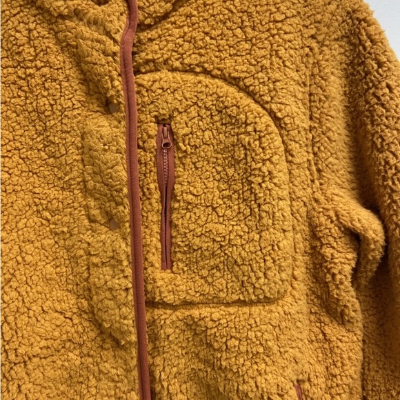 Universal Thread Women's Mango
Orange Faux Fur Sherpa Jacket Size
Small - Picture 2 of 7